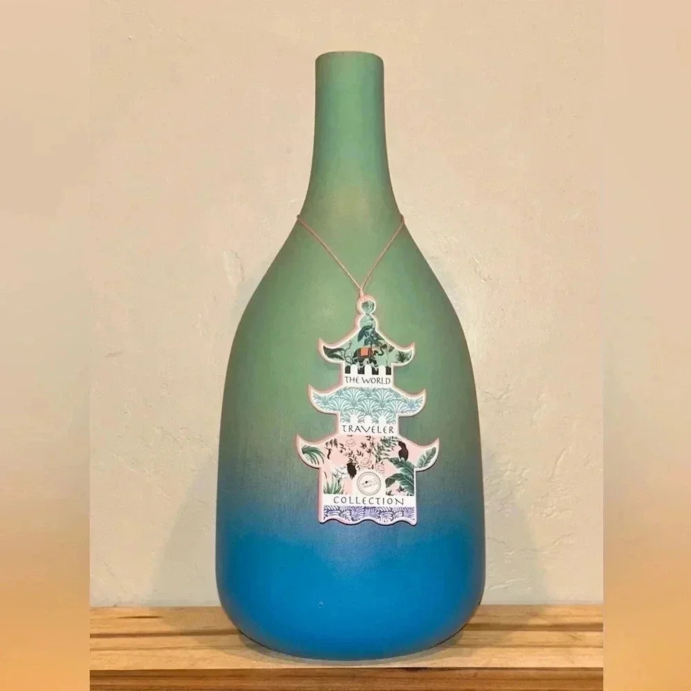 NWTS The World Traveler Collection Handcrafted Bohemian Decorative Vase.